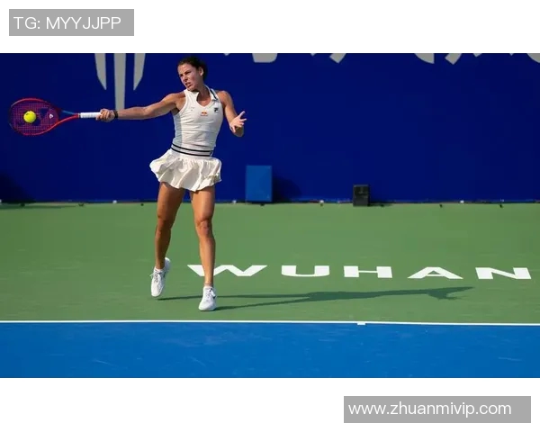 武汉网球队心理素质揭秘：如何在高压下展现网球巨星风范